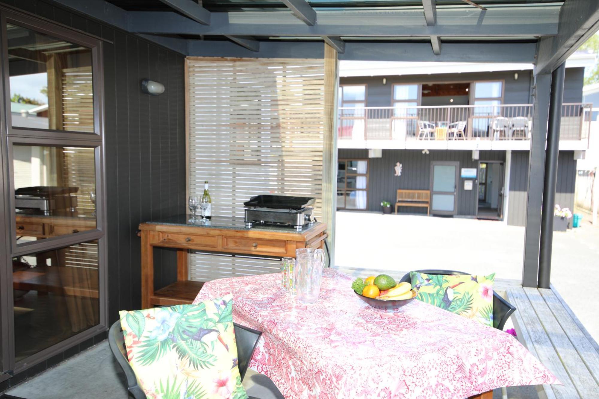 Blue Marlin Apartments Whitianga Exterior foto